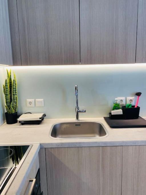 New 2Bd Aprt With Shared Rooftop Pool D3 Αθήνα Εξωτερικό φωτογραφία
